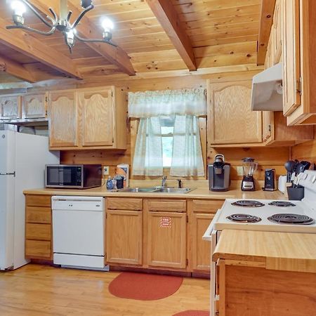 Cabin With Hot Tub About 6 Mi To Downtown Gatlinburg! Zewnętrze zdjęcie