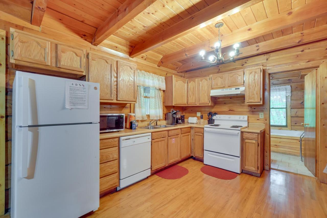 Cabin With Hot Tub About 6 Mi To Downtown Gatlinburg! Zewnętrze zdjęcie