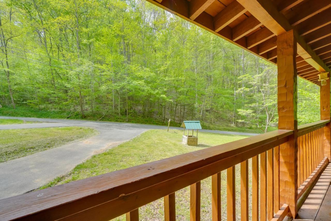 Cabin With Hot Tub About 6 Mi To Downtown Gatlinburg! Zewnętrze zdjęcie