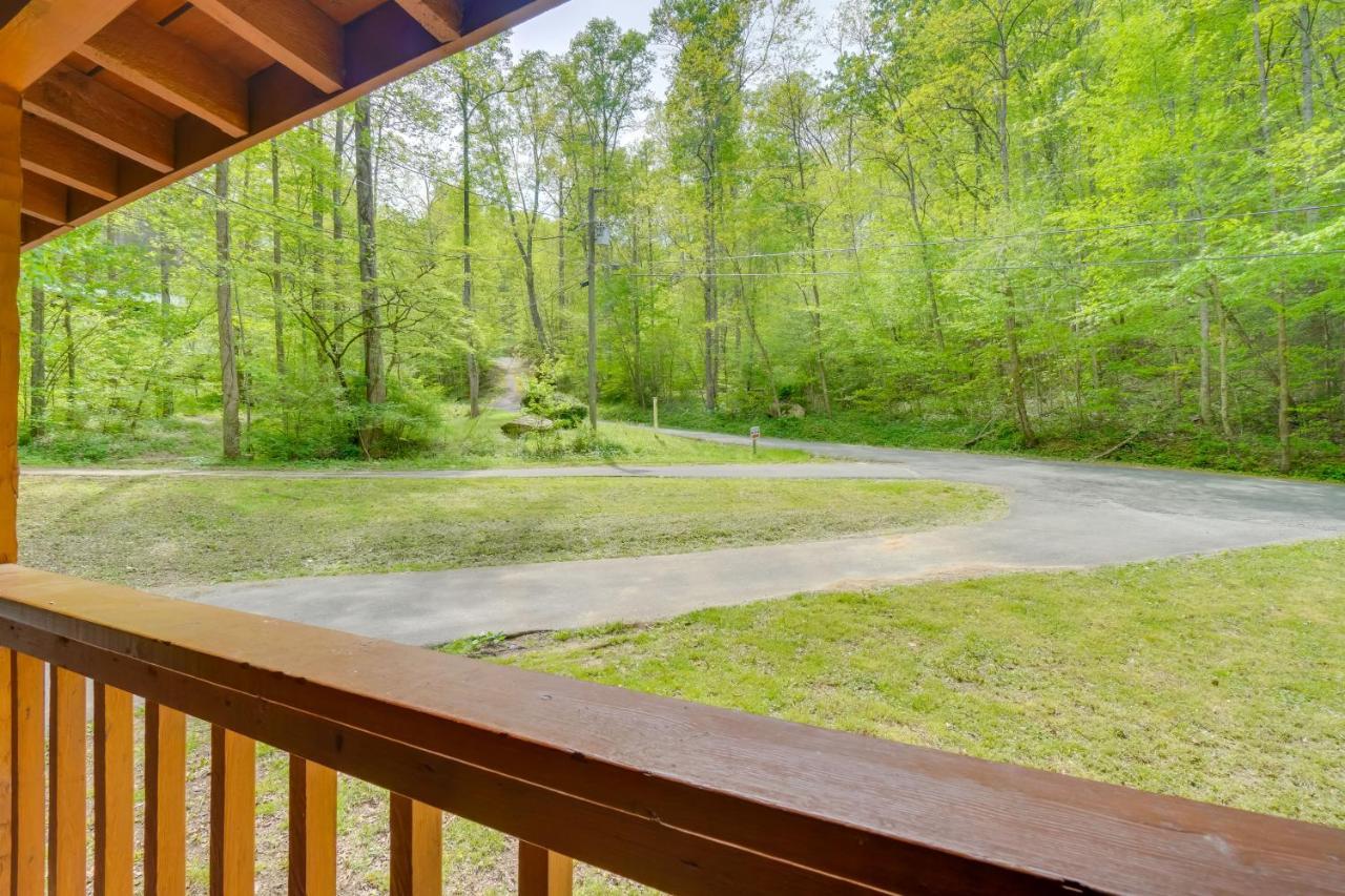 Cabin With Hot Tub About 6 Mi To Downtown Gatlinburg! Zewnętrze zdjęcie