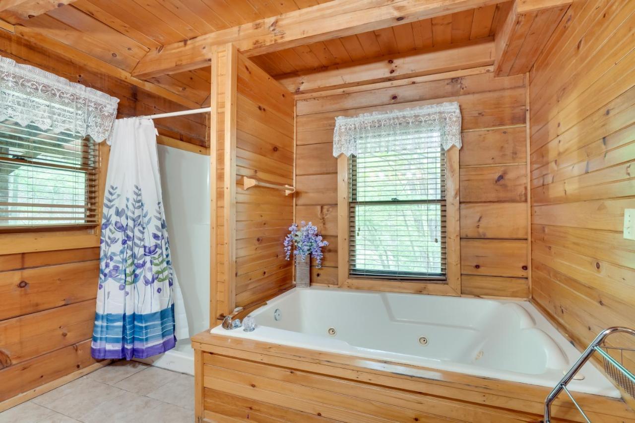 Cabin With Hot Tub About 6 Mi To Downtown Gatlinburg! Zewnętrze zdjęcie