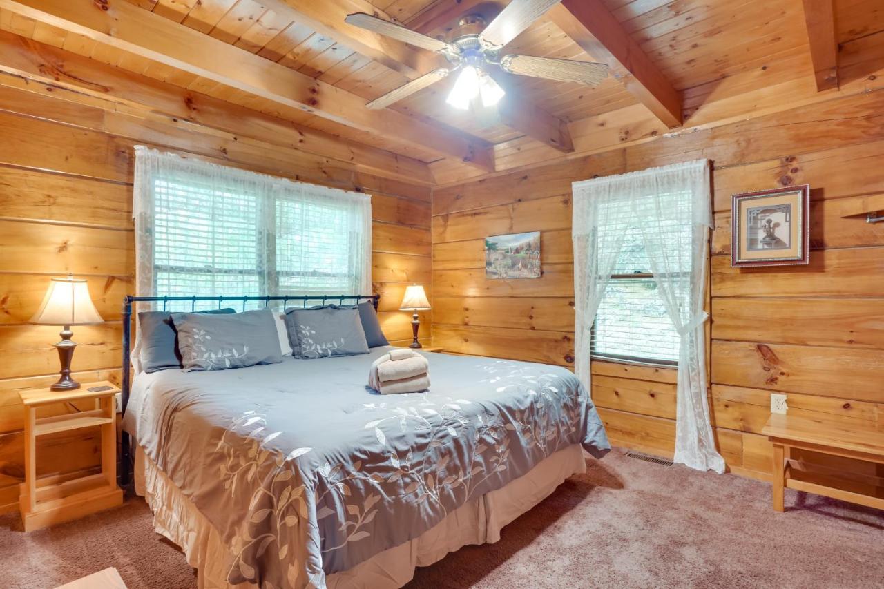 Cabin With Hot Tub About 6 Mi To Downtown Gatlinburg! Zewnętrze zdjęcie