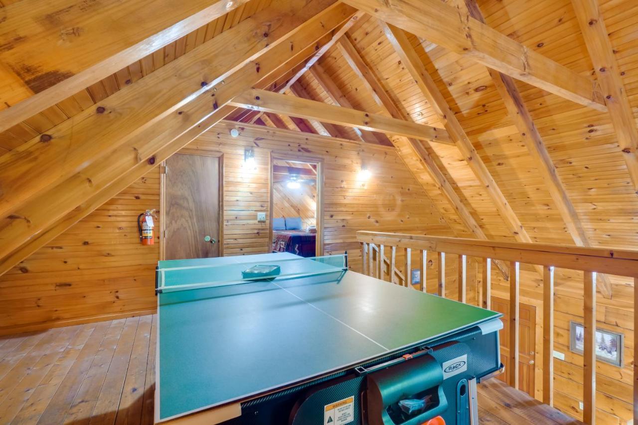 Cabin With Hot Tub About 6 Mi To Downtown Gatlinburg! Zewnętrze zdjęcie